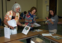 Master Gardeners learn how to identify pests during the Advanced IPM workshop in Cupertino.